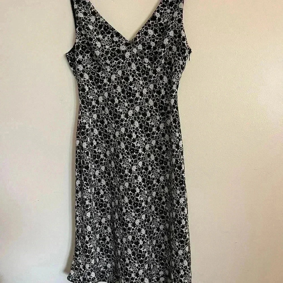 Express World Brand Floral Print Summer Dress - Picture 3 of 8